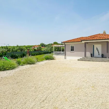 In With House A Panoramic View Pula