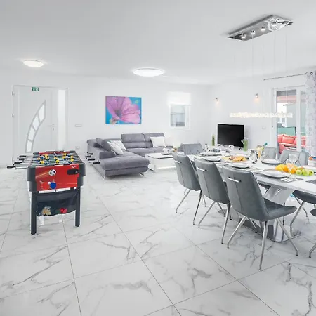 In With House A Panoramic View Holiday home Pula