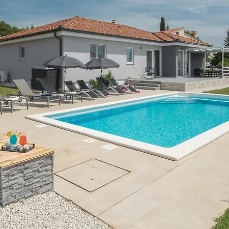 In With House A Panoramic View Casa vacanze Pola