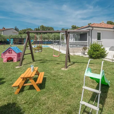 In With House A Panoramic View * Pola