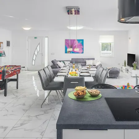 בית נופש In With House A Panoramic View *