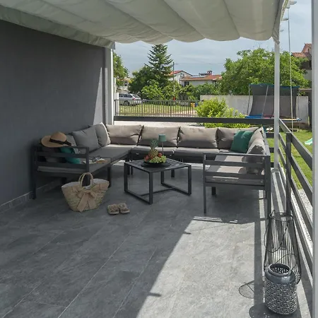 In With House A Panoramic View בית נופש